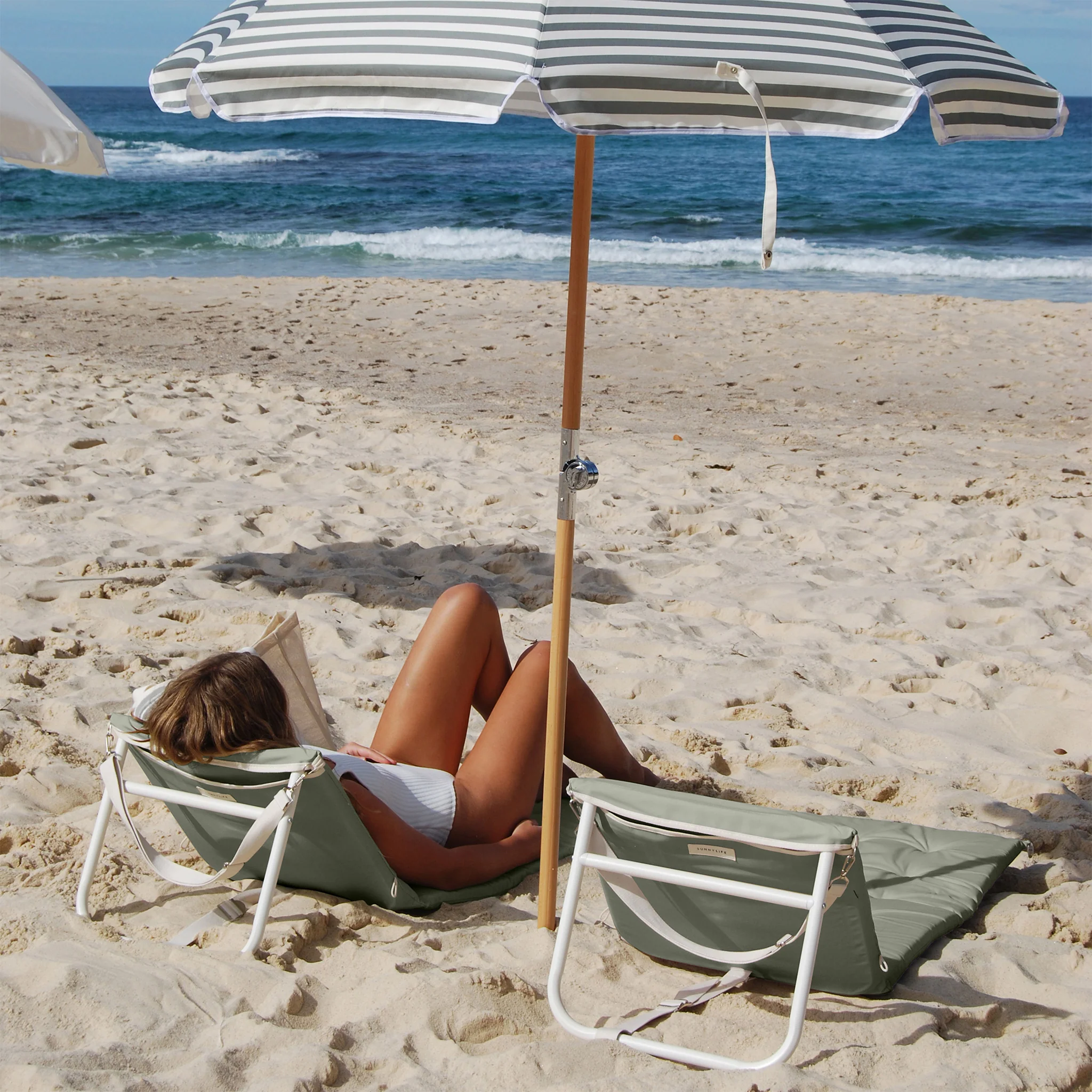 Reclining Beach Chair - Seagrass - Image 5